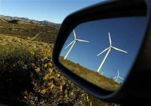 Torres de uma fazenda de energia eólica em Palm Springs, na Califórnia: a aceleração de produção de energias renováveis será adotada a tempo? (Foto: REUTERS/Lucy Nicholson)