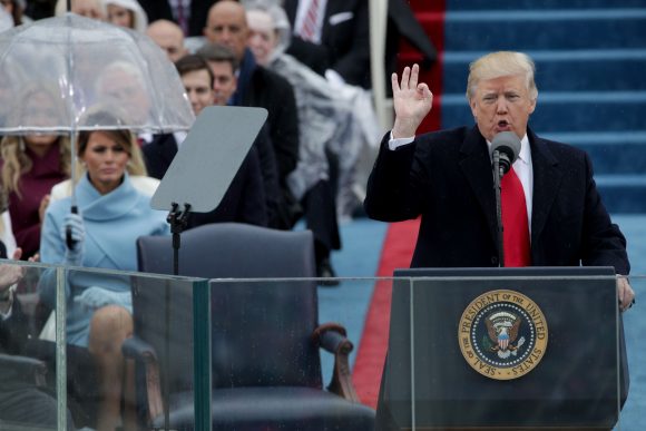 Trump faz seu discurso inaugural no Capitólio. Alex Wong/Getty Images/AFP
