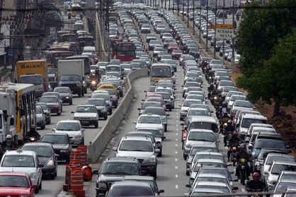 Congestionamento em Sampa, às 9 da manhã. Foto de Nilton Fukuda/AE
